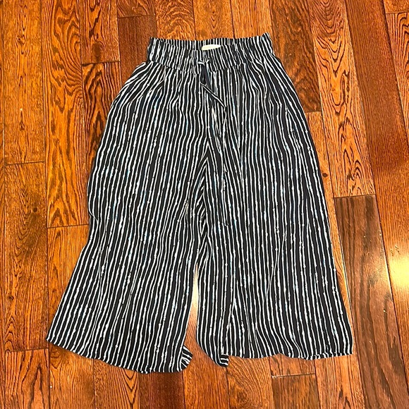 Aritzia Babaton Luiz Crop Wide Leg Pant - Picture 1 of 2